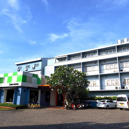 Siri Hotel Phuket Buitenkant foto