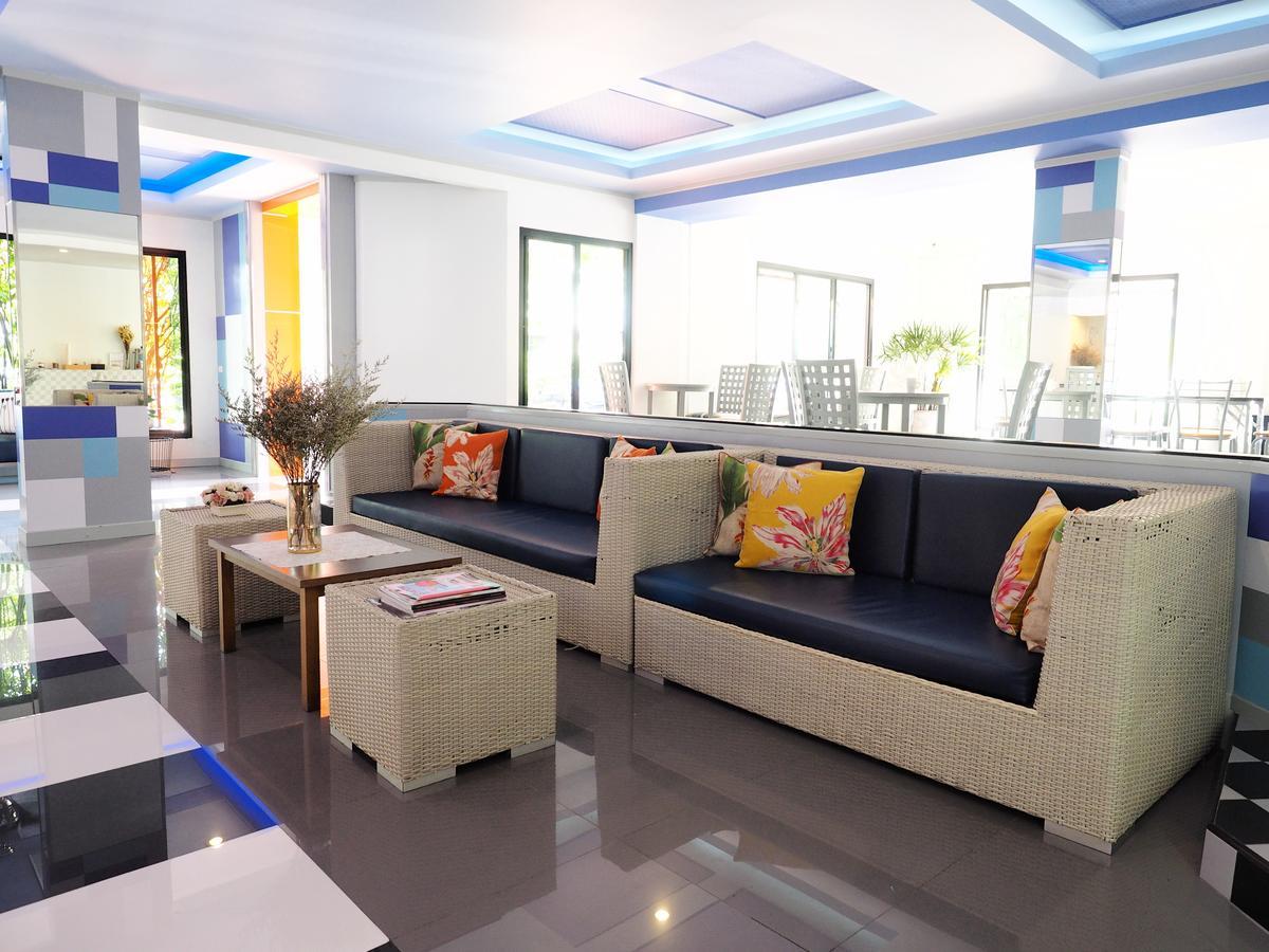 Siri Hotel Phuket Buitenkant foto